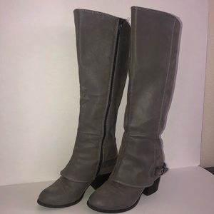 Grey boots